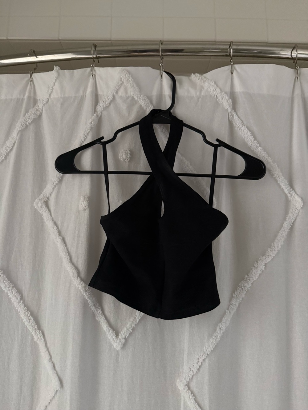 Aritzia Amie Criss Cross Cropped Tank in Black